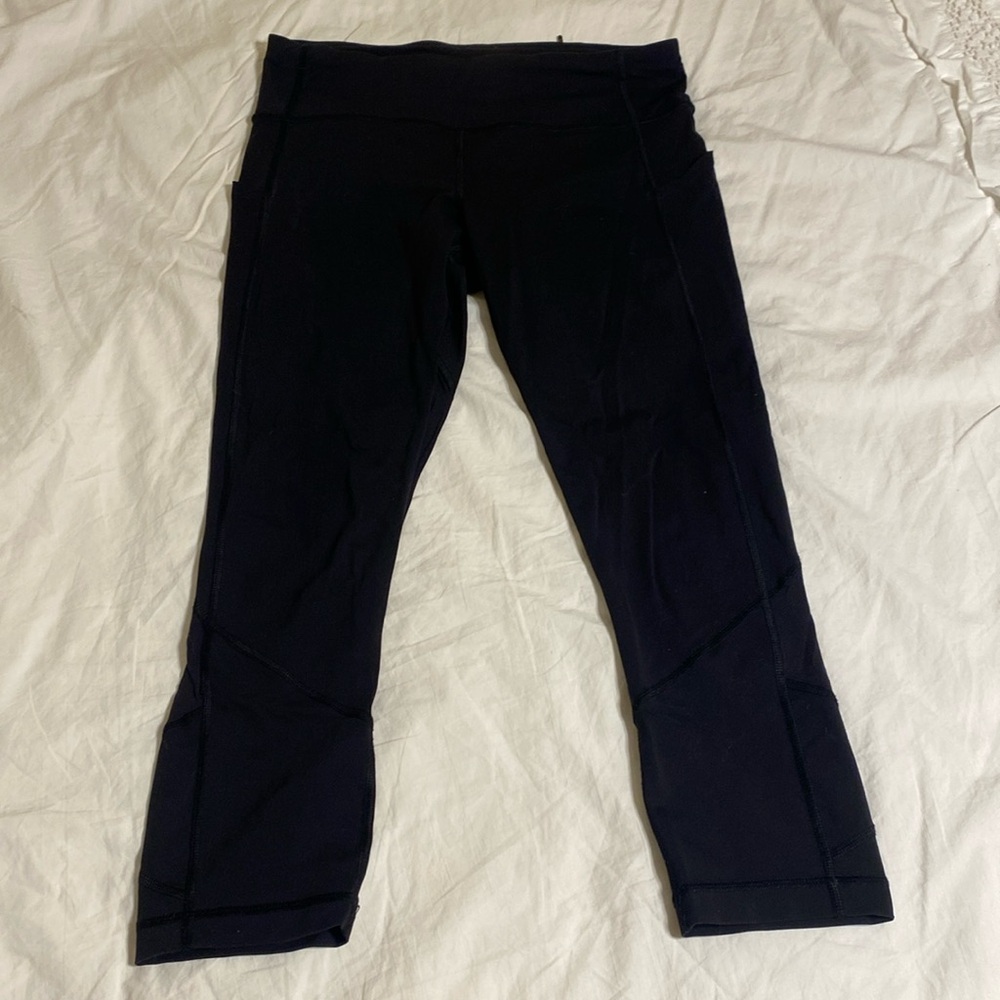Lululemon black cropped leggings